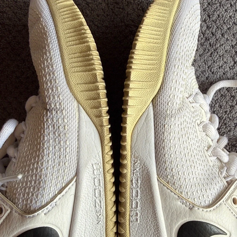 Nike Zoom Hyperspeed Court Volleyball Shoes White Black‎ Womans sz 5